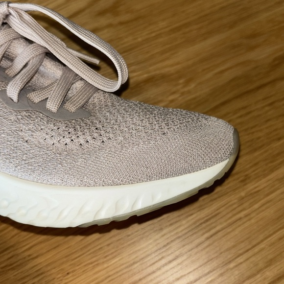 Nike Epic React Flyknit 2 - Picture 6 of 16